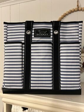SCOUT medium Rocket Pocket Tote- Nantucket Navy